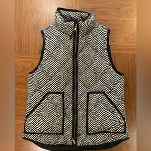 JCrew Size Medium Herringbone Down Vest Black And Cream
